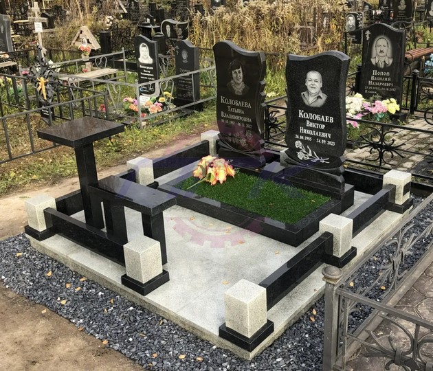 скамейки из гранита у могилы